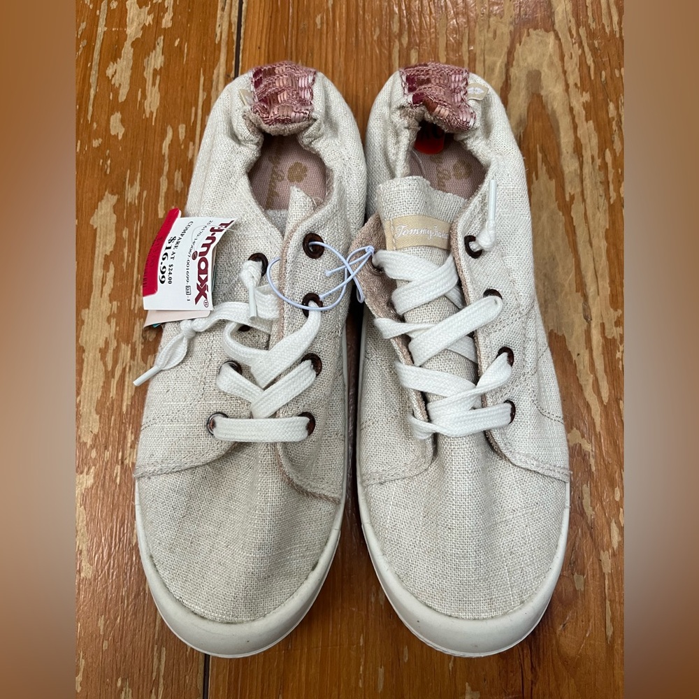 Tommy Bahama Cream Sneakers